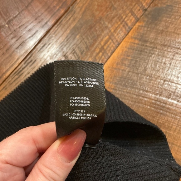 Babaton Sculpt Knit Square Neck Cropped Tank Black Size M | Aritzia Ribbed Stret - Picture 9 of 9